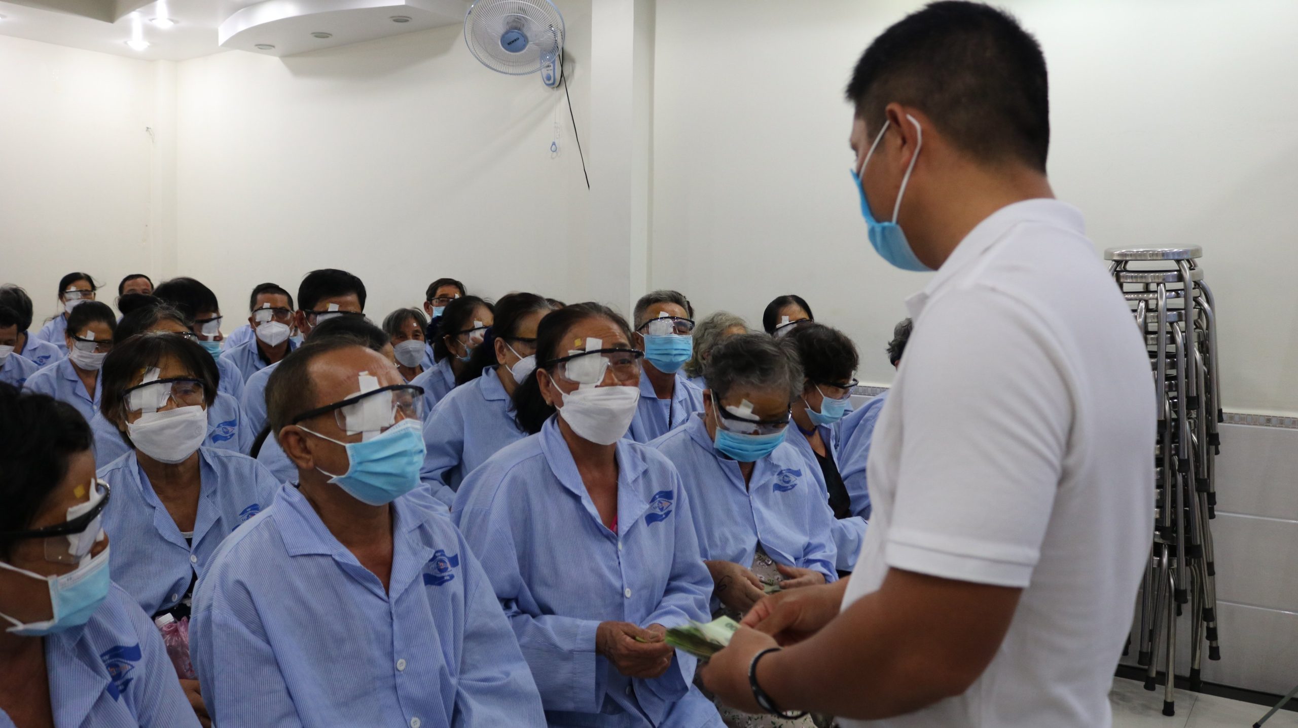 Két sắt Goodwill hỗ trợ phí test nhanh Covid
