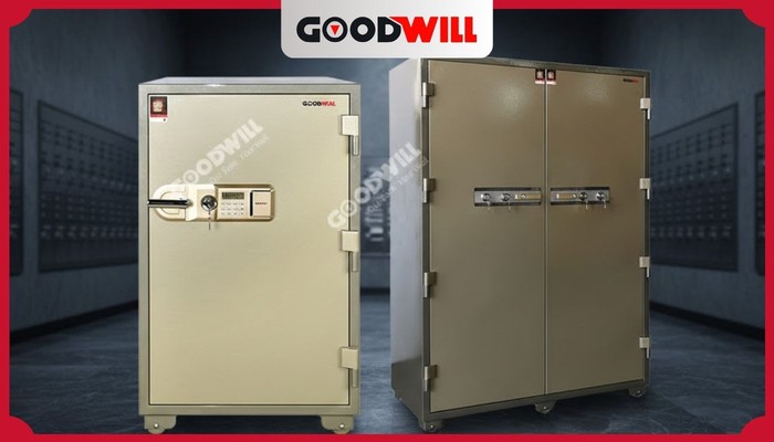 két sắt một cửa và két hai cửa đặt cạnh nhau trong phòng kho quỹ